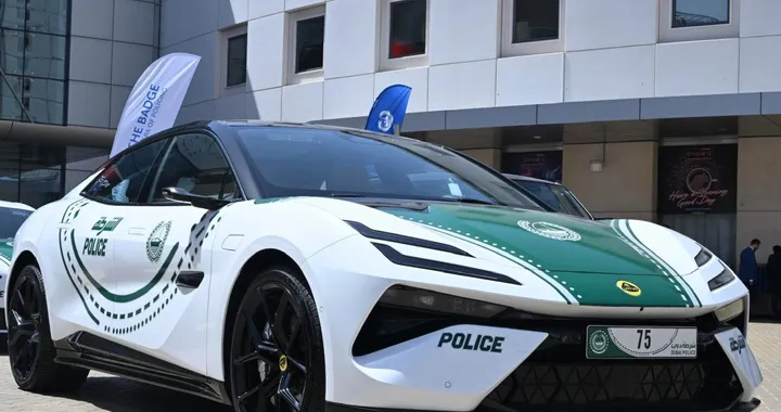 La flotta della polizia di Dubai si arricchisce con la Lotus Emeya S