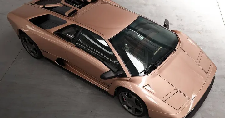 Eccentrica Rose Phoenix: il restomod che rivoluziona la Lamborghini Diablo