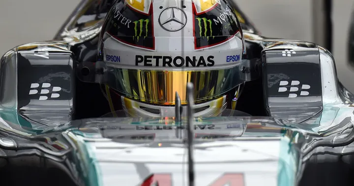 Formula 1: Hamilton in pole a Monza braccato dalle rosse