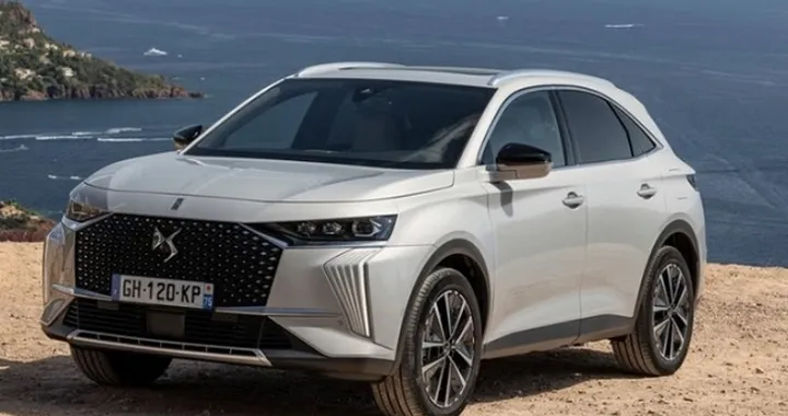 Nuovo DS 7 2023: novità e restyling del SUV francese