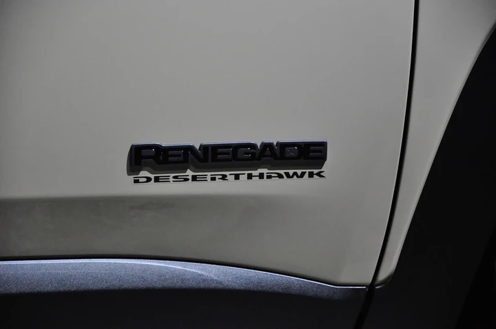 Jeep Renegade Deserthawk