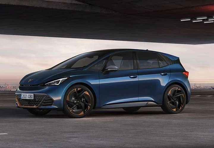 Cupra Born: dotazioni e motori elettrici
