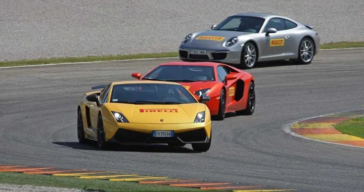 Pirelli P Zero: a Valencia la prova sulle supercar