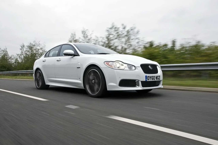 Jaguar XF Black Pack