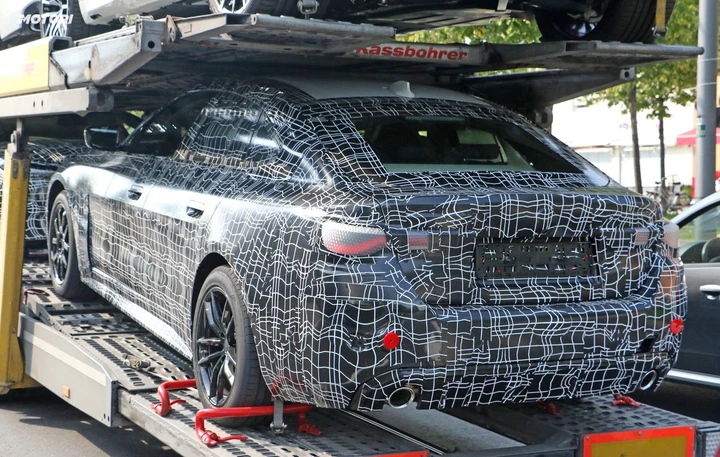 Nuova Bmw Serie 4 Gran Coupé: le immagini spia prima del debutto