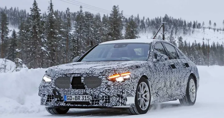 Mercedes-Benz Classe S: le foto spia