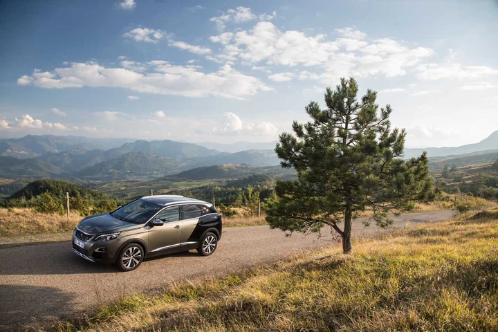 Nuova Peugeot 3008