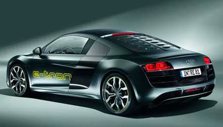 Audi R8 e-tron: sul mercato nel 2012