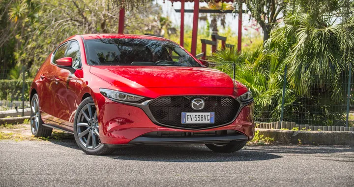 Mazda 3 2.0 Skyactiv-G M-Hybrid Exclusive: la prova su strada