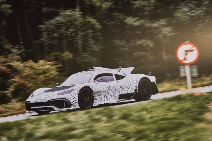 Mercedes-AMG Project One: immortalata durante i test in pista