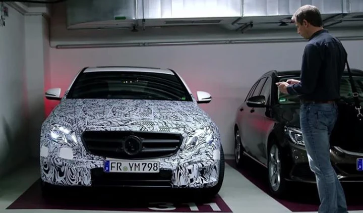 Mercedes Classe E 2016: avrà il parcheggio da remoto