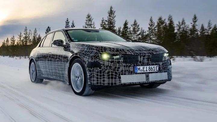 BMW Serie 3, come conciliare la trazione elettrica con la tradizione sportiva