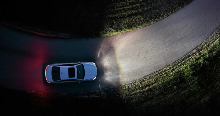 Bmw sviluppa i fari che non abbagliano
