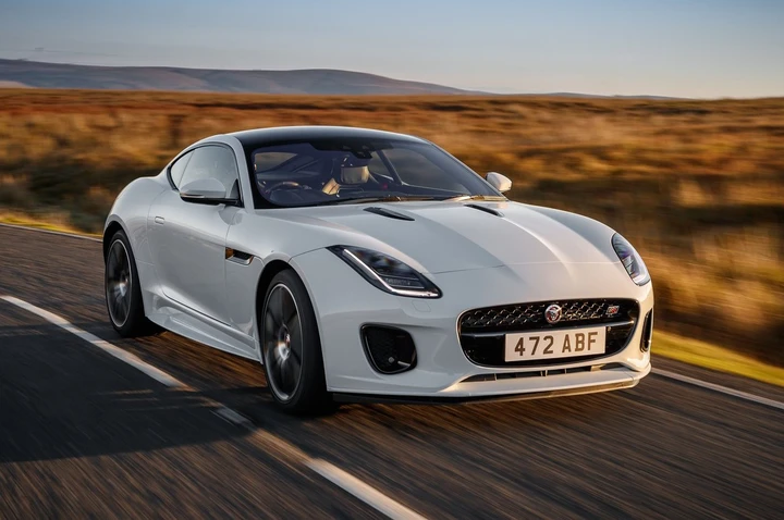 Jaguar F-Type Chequered Flag Edition 2019: immagini ufficiali