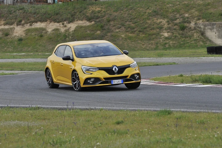 Renault Megane RS Trophy: la prova su strada