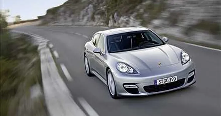 Porsche Panamera Shooting Brake a Parigi 2012
