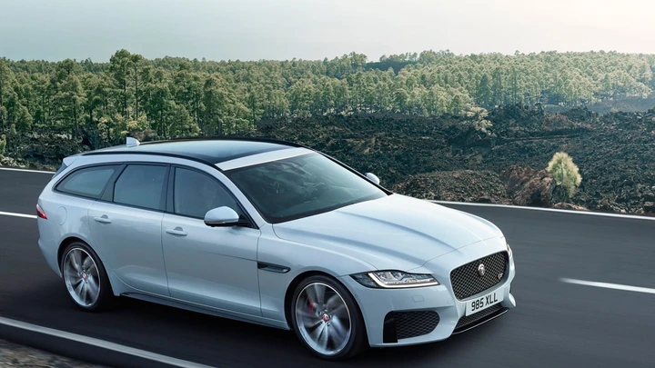 Nuova Jaguar XF Sportbrake: prime immagini ufficiali
