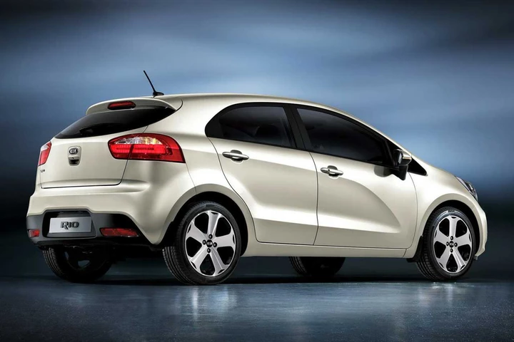 Nuova Kia Rio: prime immagini ufficiali