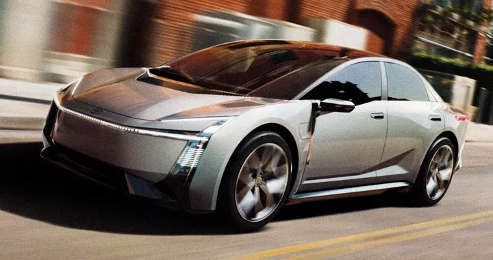 Toyota cambia passo: la Corolla si fa elettrica