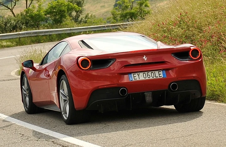 Ferrari 488: la più potente si chiamerà GTO?