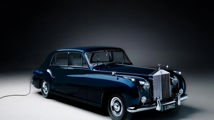 Lunaz reinventa la Rolls Royce: elettrica, sostenibile e senza tempo