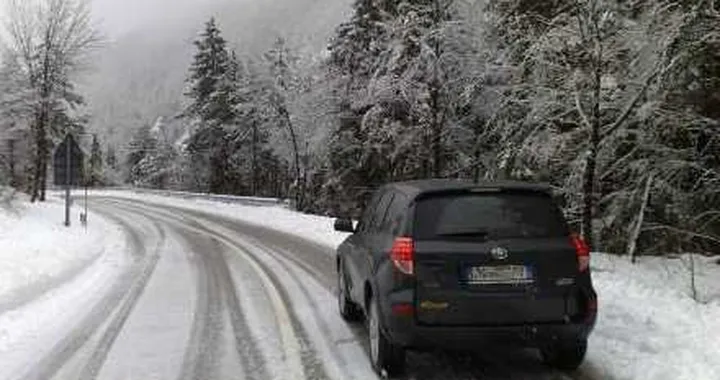 Scatta l'obbligo di catene da neve o pneumatici invernali