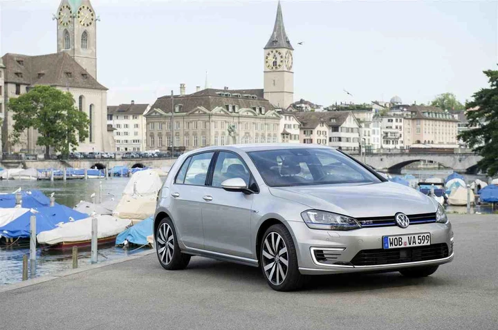 Volkswagen Golf GTE: le immagini ufficiali