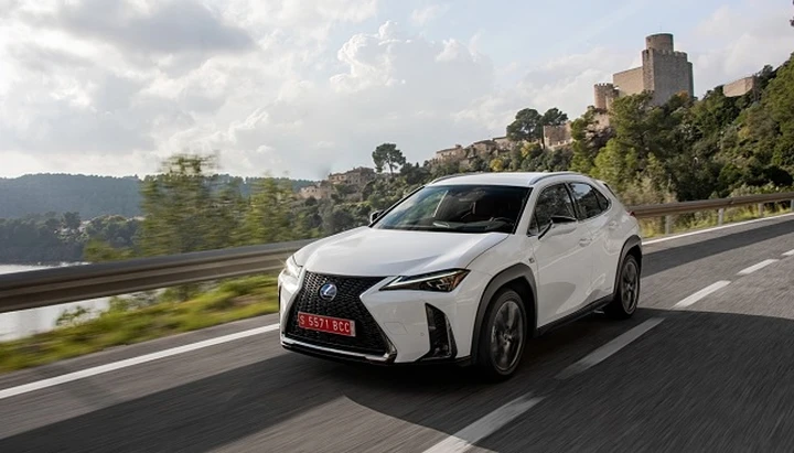 Lexus UX Hybrid: al Salone di Torino il nuovo compact crossover