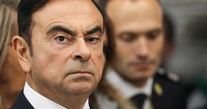 Ghosn: dopo la fuga, scatta un mandato di arresto