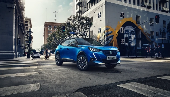 Nuova Peugeot 2008: l’inedita generazione è anche elettrica