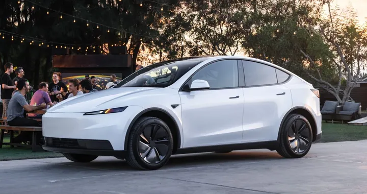 Con 28.990 euro puoi guidare una Tesla: ecco la nuova Model Y Standard