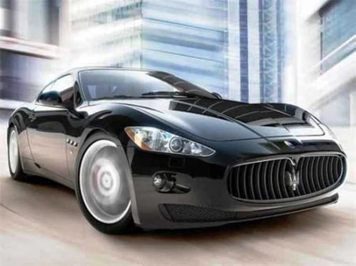 Italia, mercato del lusso:  i conti non tornano