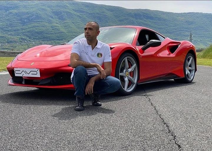 Ferrari Guinness World Record 2021: tutto pronto per l’impresa di Fabio Barone e la F8 Tributo