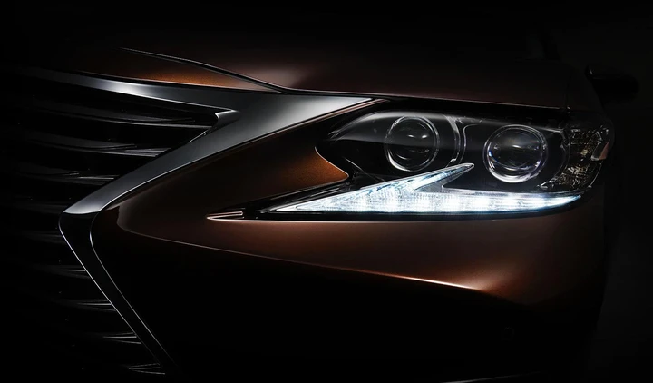 Nuova Lexus ES: pubblicato il primo teaser