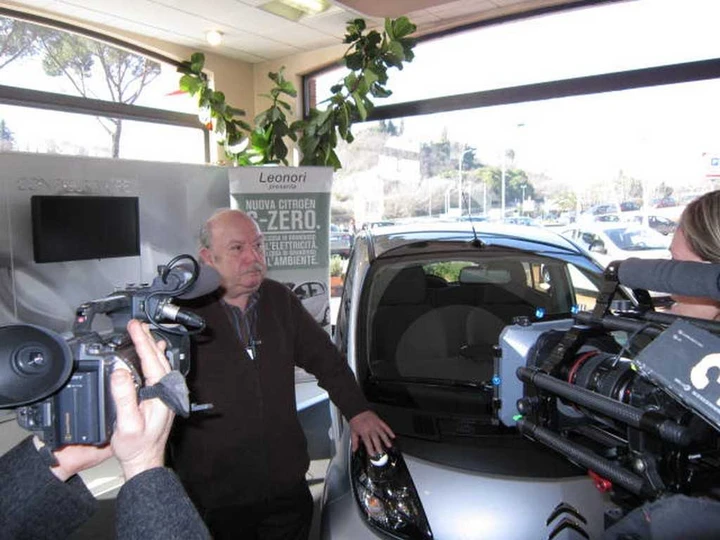 Citroen: Lino Banfi compra una C-Zero elettrica