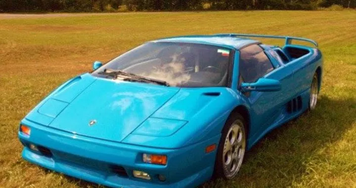 All'asta la Lamborghini che fu di Donald Trump