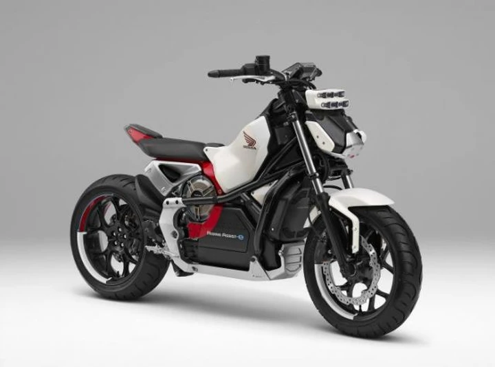 Honda: esordio per la tecnologica e rivoluzionaria Riding Assist-e