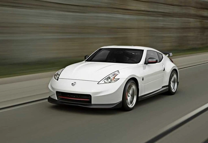 Nissan 370 Z Nismo nuove foto ufficiali
