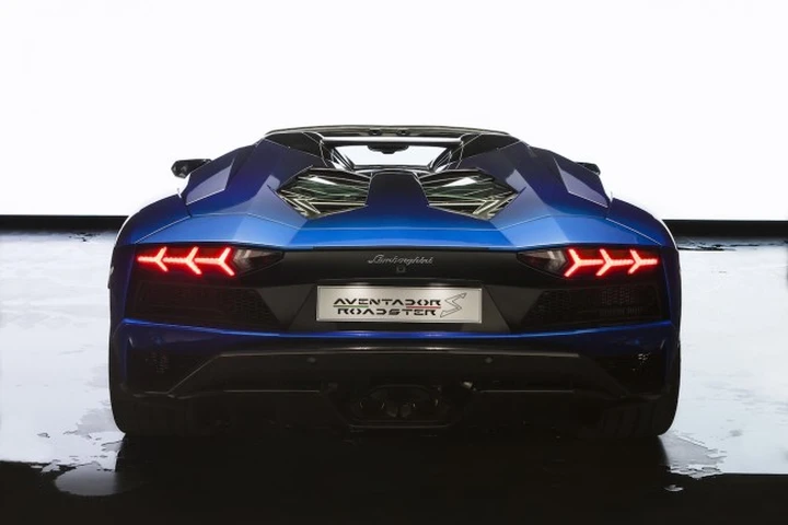 Lamborghini: 5 Aventador S Roadster speciali per il Giappone