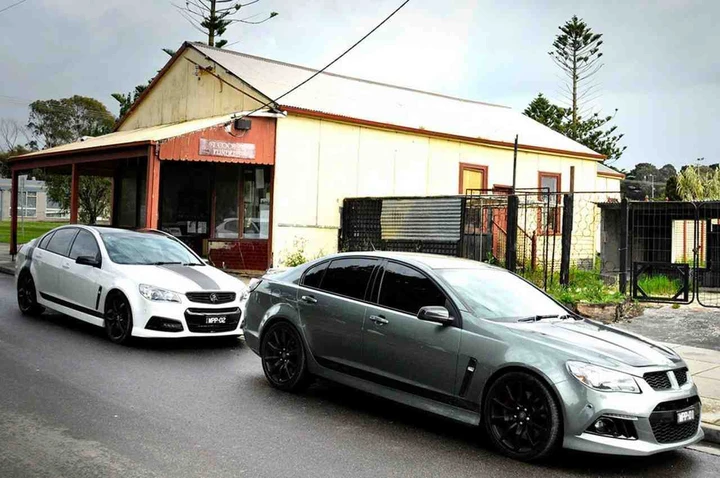 Holden VF Commodore SS-V e HSV Gen-F by Walkinshaw