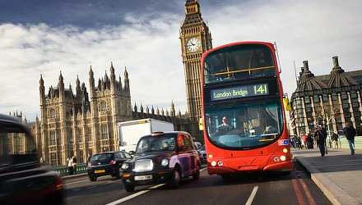 A Londra tornano i bus double-decker, ma sono ibridi Volvo