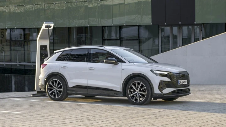 Audi Q4 40 e-tron: prezzo stracciato per rilanciarsi sul mercato