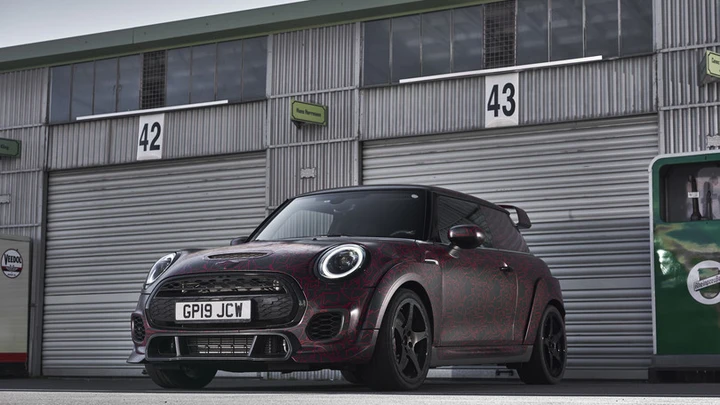 MINI: la John Cooper Works GP debutta al “ring”