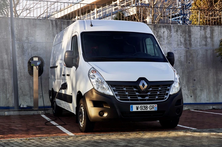 Renault Master Z.E. 2018: immagini ufficiali