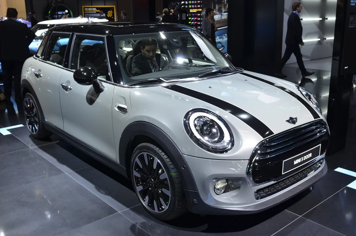 Mini Cooper 5 porte al Salone di Parigi 2014