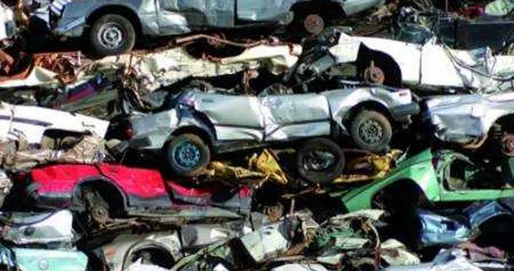 Cassazione: quando l'auto diventa un rifiuto?