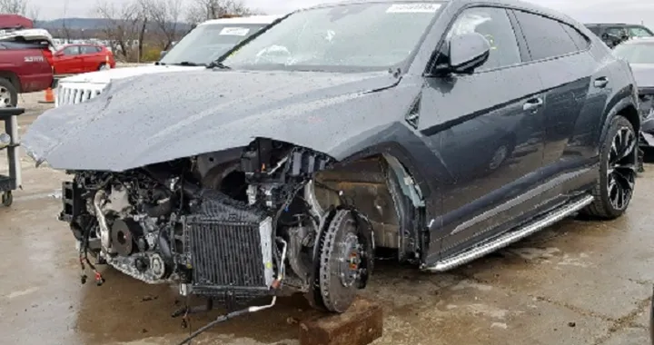 Lamborghini Urus: dopo l’incidente, è in vendita