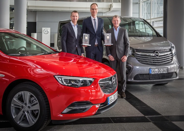 Opel conquista i “Connected Car Awards 2017”