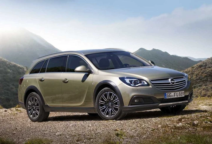 Opel Insignia 2014 e Insignia Country Tourer: i prezzi