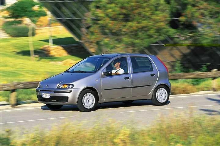 La Punto è l'auto preferita dagli italiani che vanno a gas